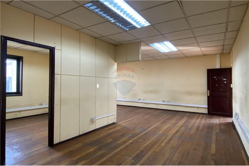 Imagen 21 de 30 de Planta De Oficinas De 860m2, Calle Aldunate, Temuco