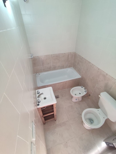Imagen 6 de 10 de Departamento En Venta En José C Paz
