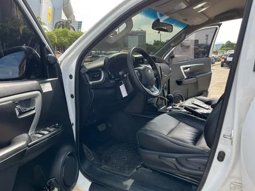 Toyota Fortuner Sw4 2.4 At
