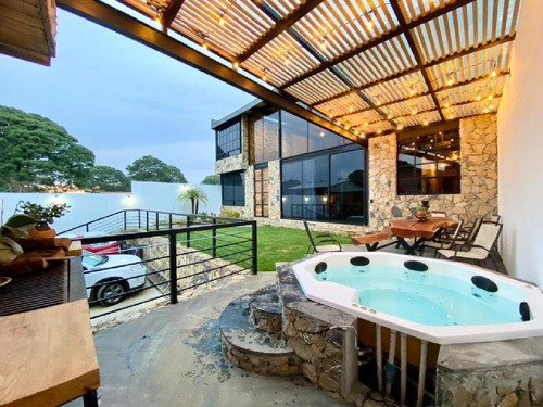Imagen 2 de 30 de Casa Sola En Venta En Avándaro, Valle De Bravo, México