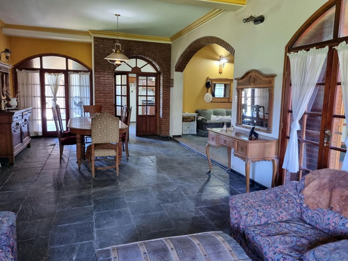 Casa En Arturo Illia 1068