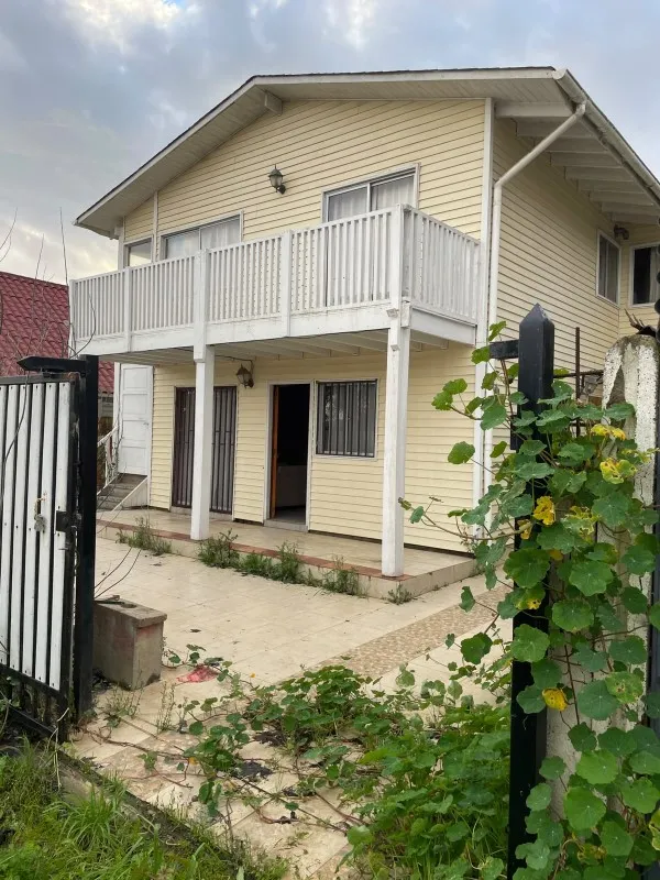 Imagen 1 de 30 de Se Vende Amplia Casa En El Tabo, Con 3 Deptos Independientes