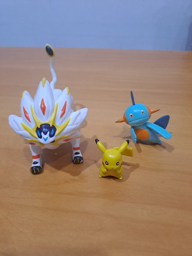 3 Figuras Pokemon, 2 Nintendo Y Una De Mac Donalds