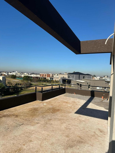 Casa En Venta - 5 Dormitorios 4 Baños - 805mts2 - Escobar