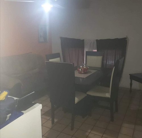 Imagen 2 de 10 de Casa En Venta De Una Planta, En Ave Principal Col. Panoramico
