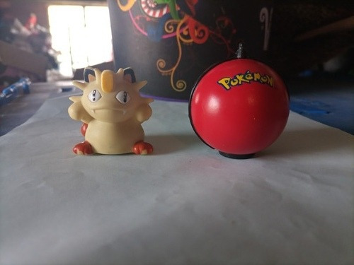 Pokémon Meowth Pokébola Nintendo 1999 4.5cm (Usado)