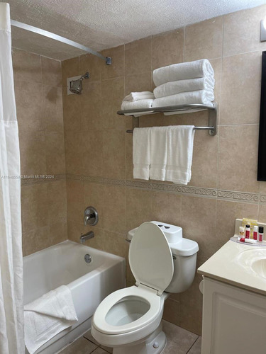 Departamento En Venta - 1 Dormitorio 1 Baño - Cochera - Miami, Florida