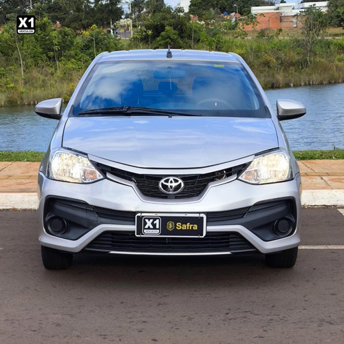 Toyota Etios Hb Xs 15 Mt
