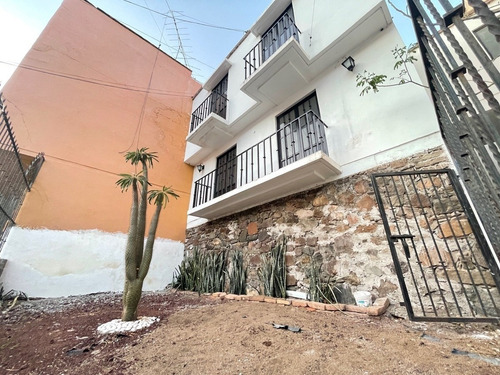 Imagen 2 de 22 de Casa En Renta Calle Alhóndiga