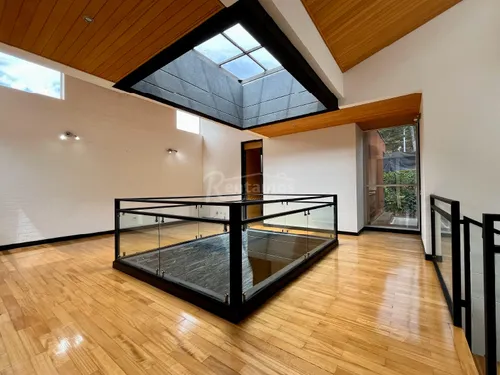 Casa En Venta En Tres Esquinas. Cod V776083