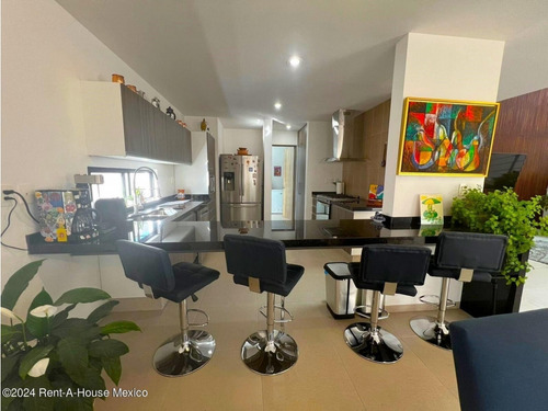 Zibatá Queretaro, Se Vende Casa Con 4 Recamaras Cada Uno Con Baño, Una En Planta Baja, Tiene Cuarto De Servicio Qh243673