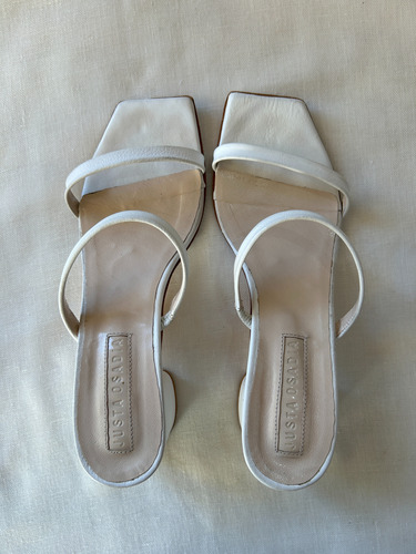 Sandalias Blancas - Justa Osadía - Talle 37 (Usado)