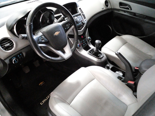 Imagen 10 de 15 de Chevrolet Cruze 1.8 Ltz Full Techo 4 Puertas Baul 2012