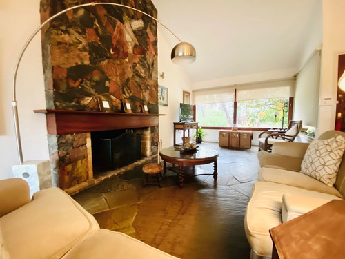 Casa En Venta De 3 Dormitorios En Playa Mansa
