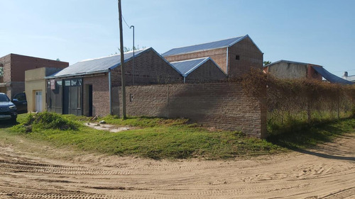 Gran Lote Con Avanzada Construcción En Cayastá