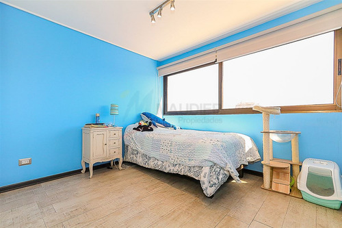 Con Vista Panorámica De 360°, Completamente Remodelado.