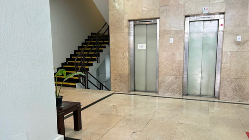Avda. Nueva Providencia 2211.
