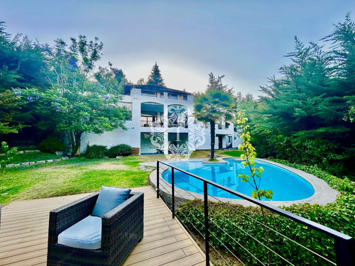 Club De Golf, 5d+2 Servicios, Piscina, Quincho, Gym, Cine