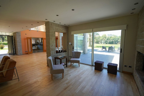 Imagen 9 de 30 de Venta Casa, 5 Amb. Pileta, Parque B Cerrado Casco Leloir