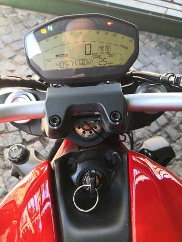 Imagen 3 de 8 de Ducati Monster 821 2017 Con 4200 Km