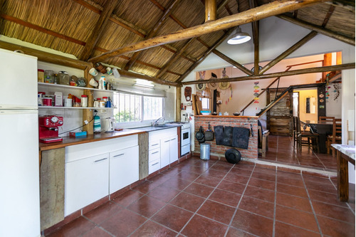 Venta/permuta Casa Quinta 4 Ambientes Con Pileta