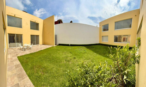 Imagen 21 de 28 de Expectacular Casa En Venta En Villa Verdún Frente A Un Bello Parque.