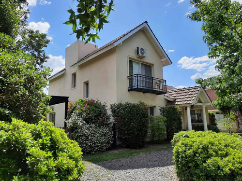 Imagen 3 de 14 de Pilar Del Este. Barrio Jazmines. Hermosa Casa Con Pileta