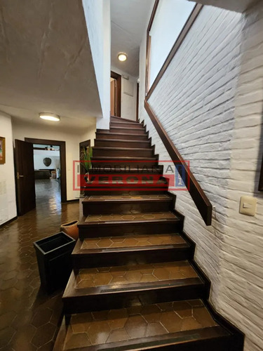 Casa En Venta En La Zona Del Golf.
