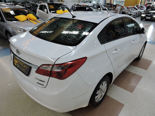 Imagem 6 de 10 de Hyundai Hb20s 1.6 Confort Plus 16v Automático 2015