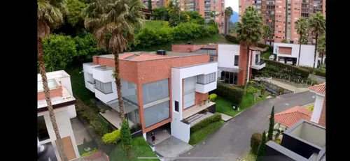 Casa En Venta En San Remo. Cod V12622