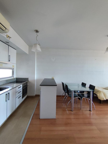 Amplio Monoambiente En Alquiler Con Balcon Y Amenities, Colegiales. E-furio.