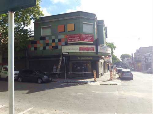 Venta Excelente Esquina Locales Comerciales Y Casa. Centro