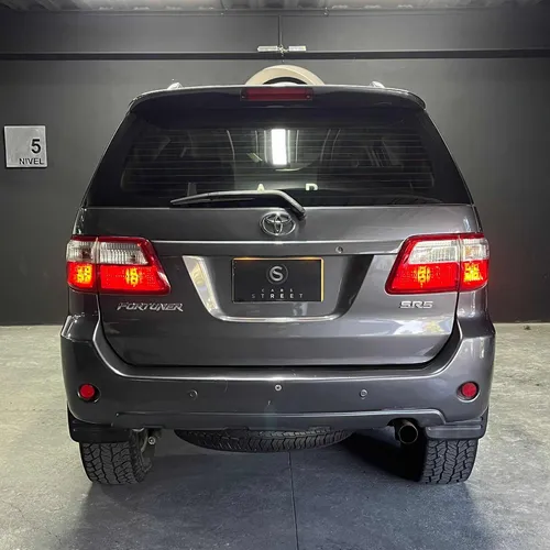 Toyota Fortuner 2.7l