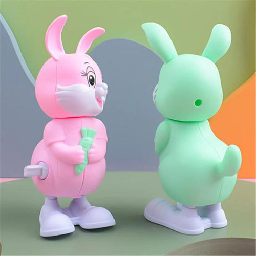 Los Niños De My Toys Se Levantan Y Saltan Conejitos, Animale