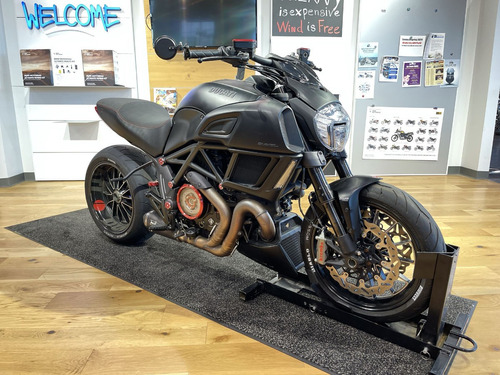 Imagen 1 de 1 de 2015 Ducati Diavel Dark Stealth