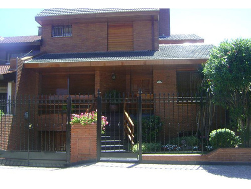 Casa En Castelar Norte Muy Buena Ubicación