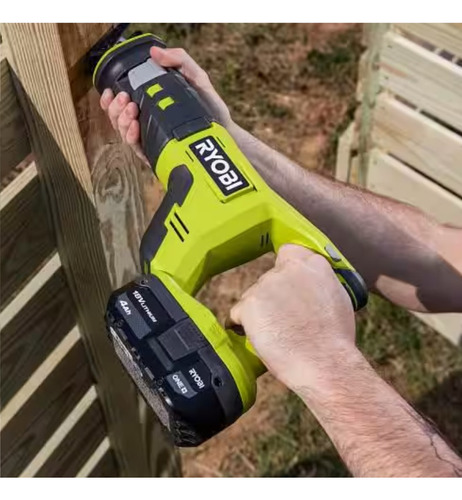 Dos Baterias Y Cargador Ryobi, 18v, 2 Y 4 Amperes (Usado)