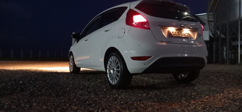 Imagem 6 de 6 de Ford Fiesta 2017 1.0 Titanium Ecoboost Powershift 5p
