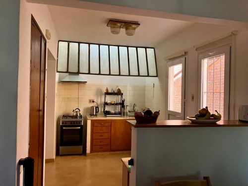 Casa En Venta De Tres Dormitorios Dos Baños Cochera Y Fondo