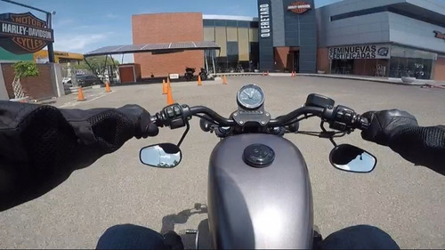 Imagen 2 de 6 de Harley Davidson Iron 883