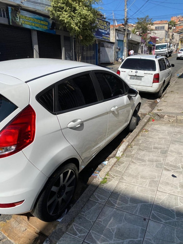 Ford Fiesta 1.5 Hatch S (financiado R$ 22.000,00)