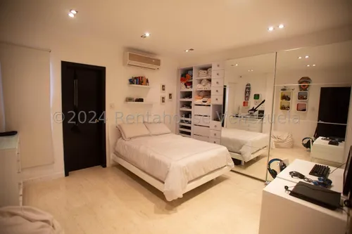 Casa Alto Hatillo 25-14141 R.e