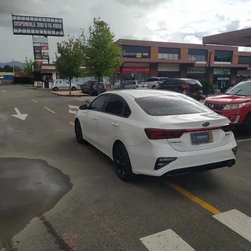 Kia Cerato Vivro 2021 Automático