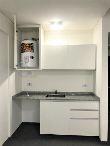 Excelente Oficina/consultorio A La Venta Calle Caamaño,pilar