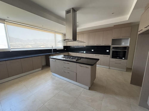 Ph En Venta Y Renta En Dos Niveles Con Terraza En Encinares