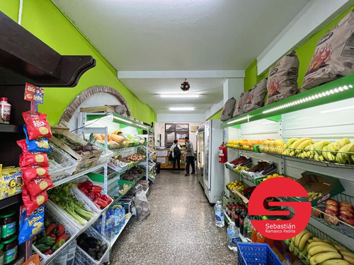 Imagen 6 de 13 de Local Comercial Vidriera Centro Excelente Ubicacion