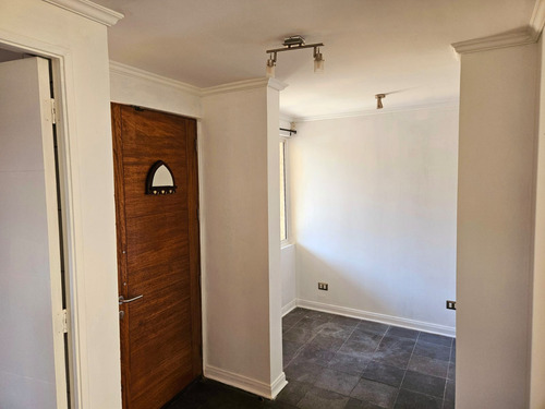 Vendo Casa De 3 Pisos En Condominio. Peñalolén