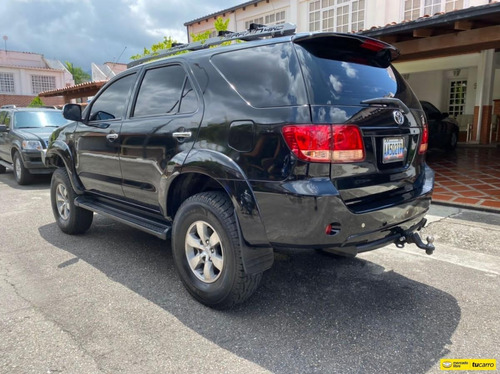 Imagen 5 de 13 de Toyota Fortuner Automatico 4x4