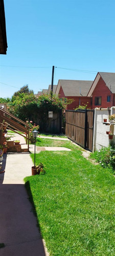 Casa En Venta De 3 Dorm, Excelente Ubicación En Quintero