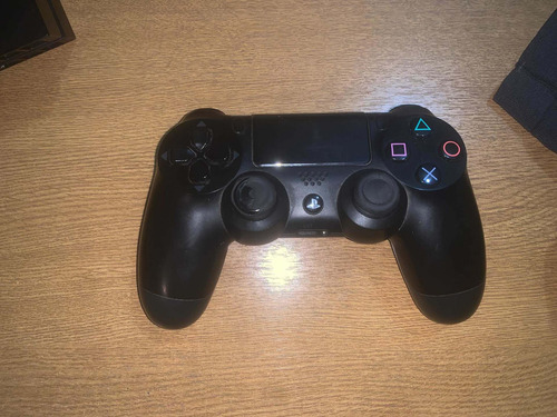 Imagen 5 de 10 de Play Station 4, 500gb, 2 Joystick + Fifa 21 + 10 Juegos